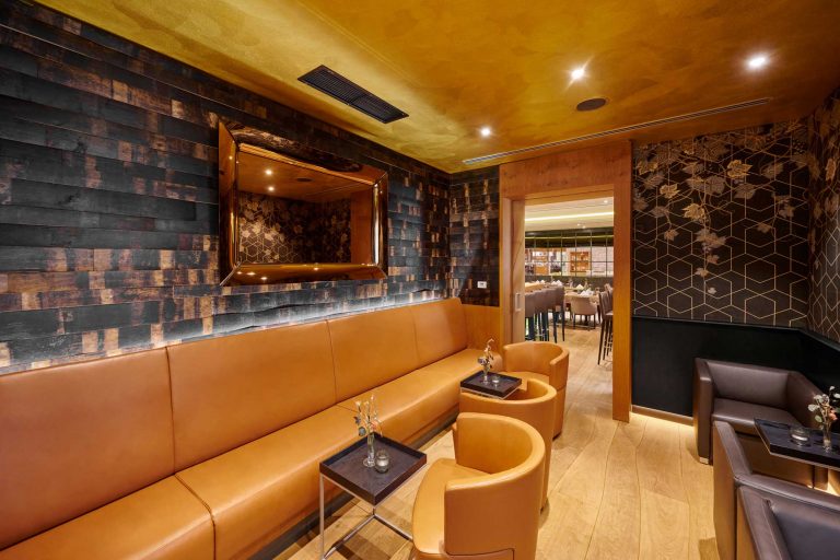 RIVA Bar & Lounge