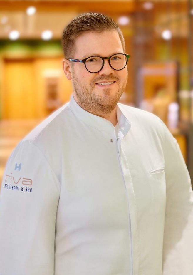 Mike Deuschel, head chef in the RIVA restaurant at the Kaisergarten wine and seminar hotel in Deidesheim/Pfalz
