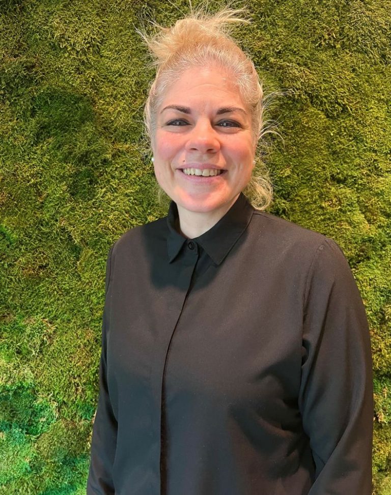 Nina Heizmann, breakfast employee at the RIVA restaurant, part of the Hotel Kaisergarten Deidesheim/Pfalz.